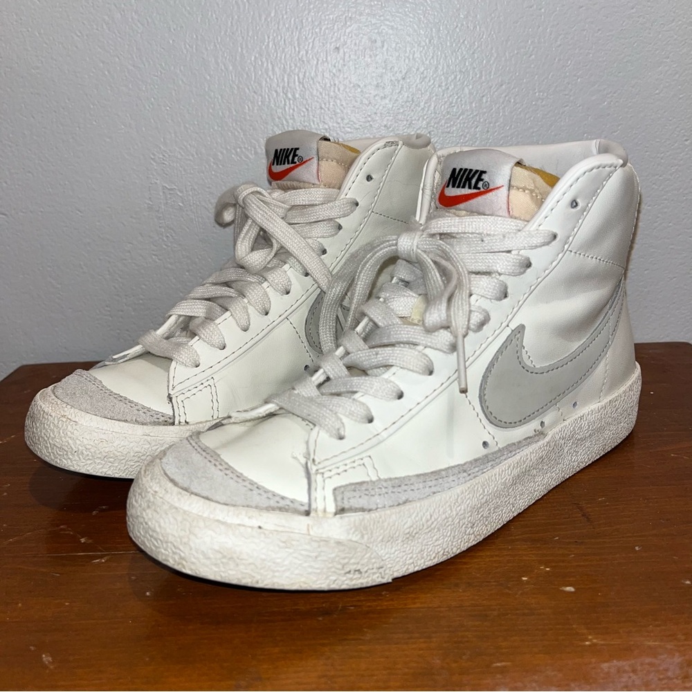 Nike Blazer Mid 77 Leather Women’s sz 6 Sneakers